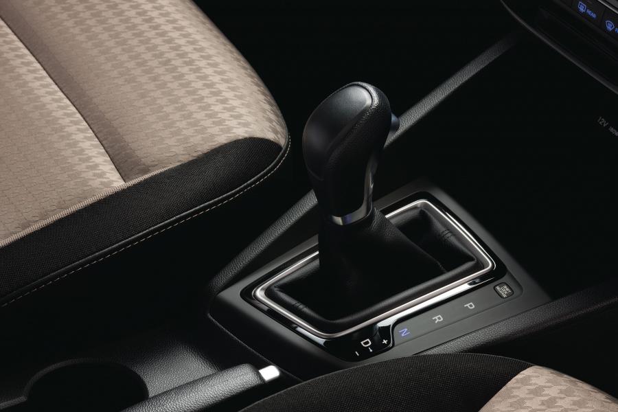 Детали интерьера Hyundai Elite i20 (IB) 2018 года  (IN) (фото 3 из 3)